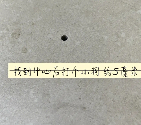 武安瓷砖空鼓维修公司专业解答在瓷砖铺贴过程中，如果砂料搅拌不均匀，将会带来以下问题
